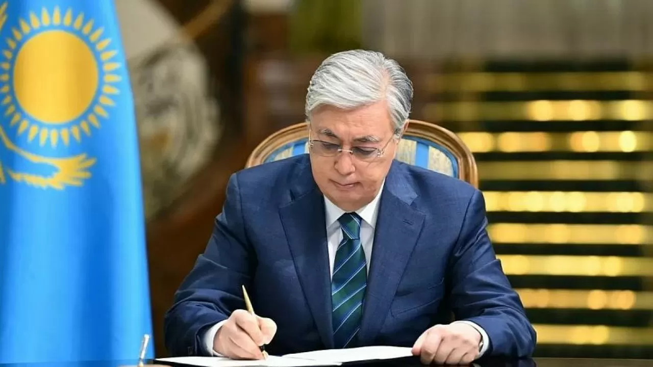 Президент поручил срочно навести порядок на Алаколе 