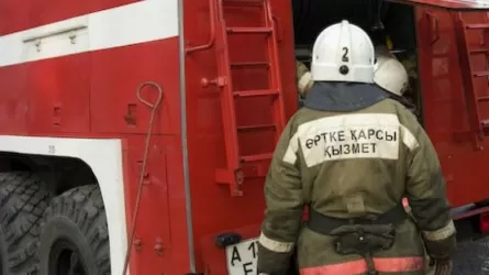 Қарағандыда банк ғимараты өртенді