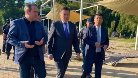 Аким ВКО проинспектировал пляжи Усть-Каменогорска и поручил навести порядок в зонах отдыха 