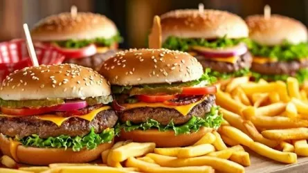 Продажу фастфуда запретят в школьных столовых 