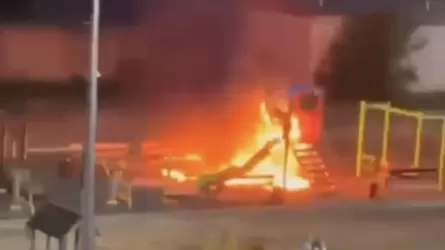 Жезқазғанда балалар түн ортасында ойын алаңын өртеп жіберген