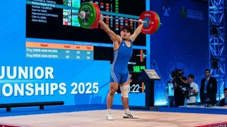Едіге Емберді Азия рекордын жаңартты 