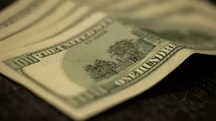 В июне тенге значительно ослаб 