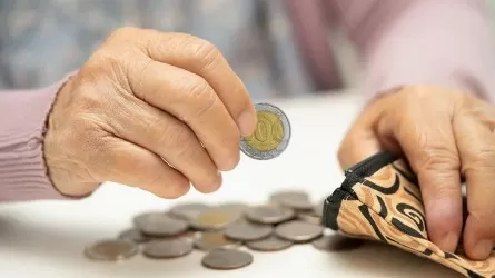 Қазақстанда зейнетақы төлемдері жаппай тоқтатылып жатыр