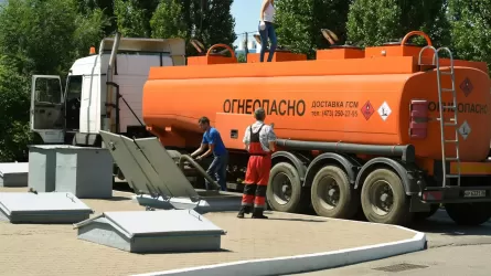 Бензин құйып аламын деген Павлодар тұрғыны цистернаға құлап, көз жұмды