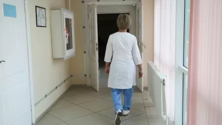 Полиция начала дежурство в медучреждениях Казахстана