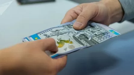 Ақмола облысында Мемлекеттік кірістер басқармасының басшысы парамен ұсталды