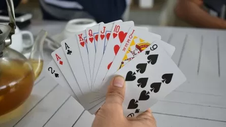 В Шымкенте сразу 50 чиновников уличили в азартных играх 