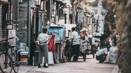 В Китае повышают пенсии, пик автопродаж и ответ ЕС: главное за неделю