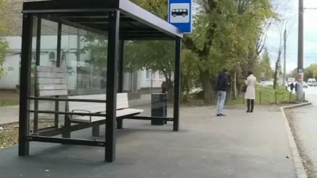 В Астане перекрыт подъезд к одной из автобусных остановок