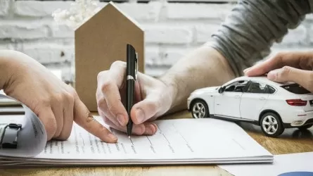 Жұмыссыздар және кембағал жандардың атына автонесиелер рәсімдегендер ұсталды