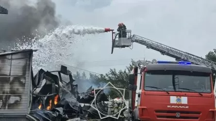 Крупный пожар тушили на молкомбинате Павлодара