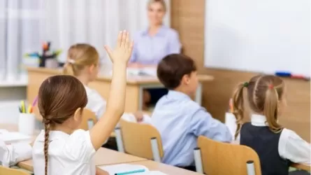 Бұдан былай мұғалімдерге қол көтергендердің де жазасы ауырлайды