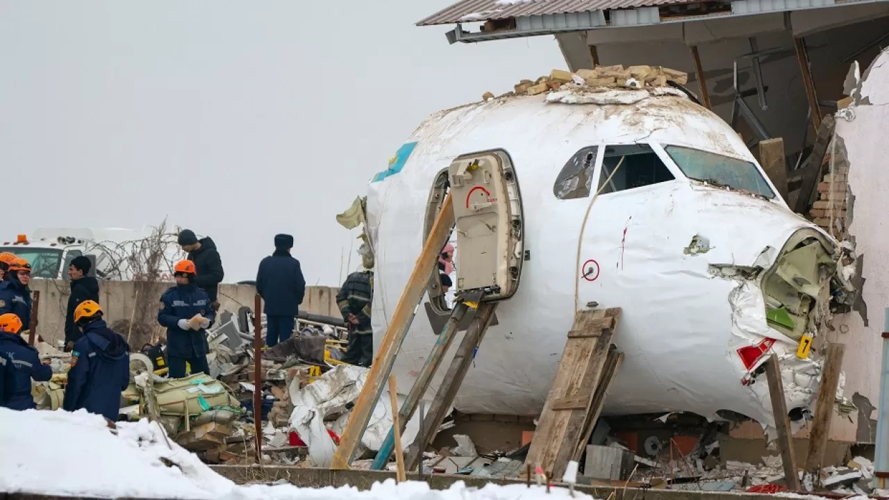 Расследование авиакатастрофы Bek Air возобновят
