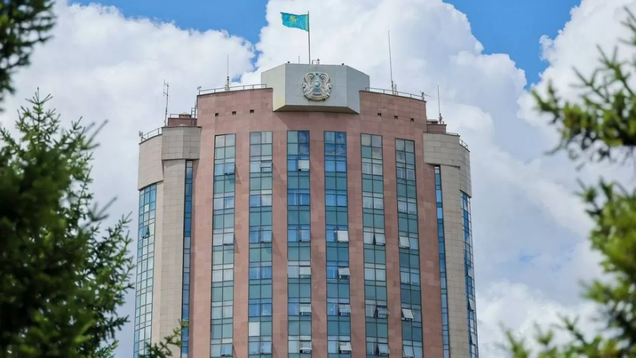 На главу маслихата совершено нападение: заявление МВД Казахстана