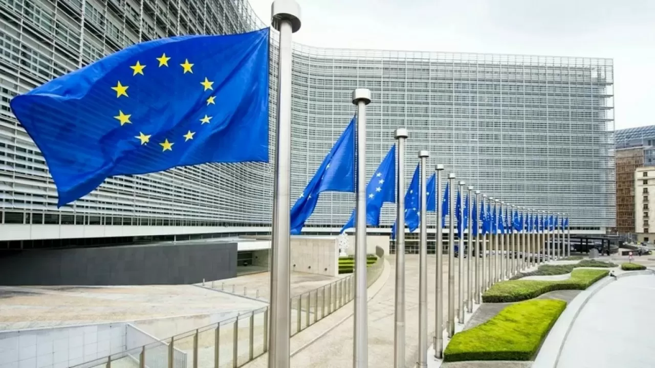 Еврокомиссия пригрозила Украине 