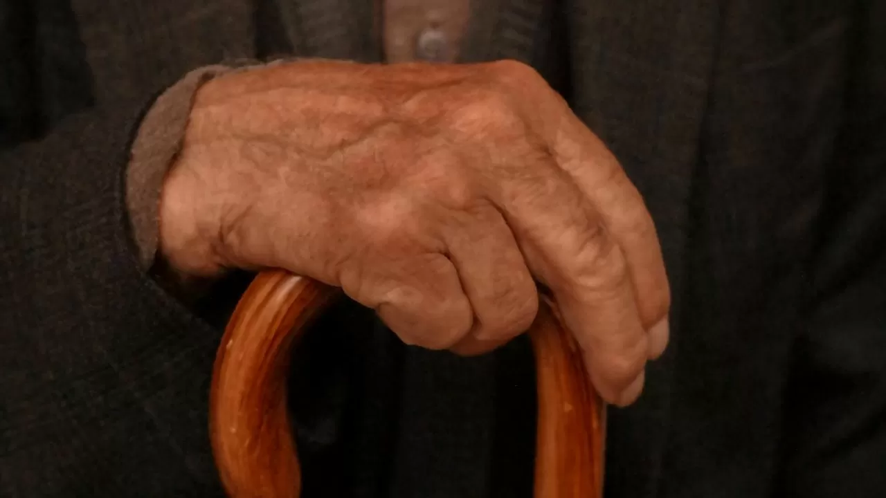 80-летний многодетный отец через суд добился помощи от детей и внука 