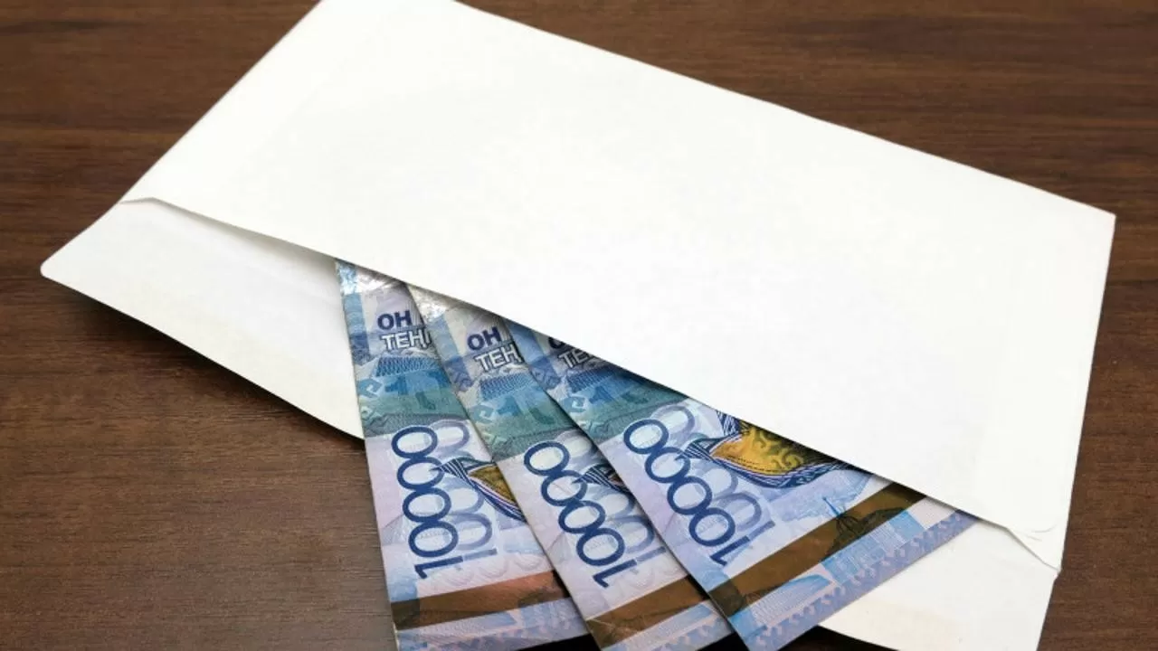 Почему в Казахстане выгоднее получить зарплату официально 