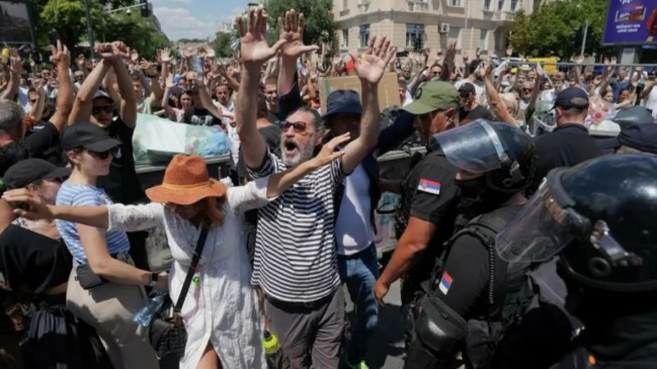 Сербияда бүлік кезінде 68 адам жараланды