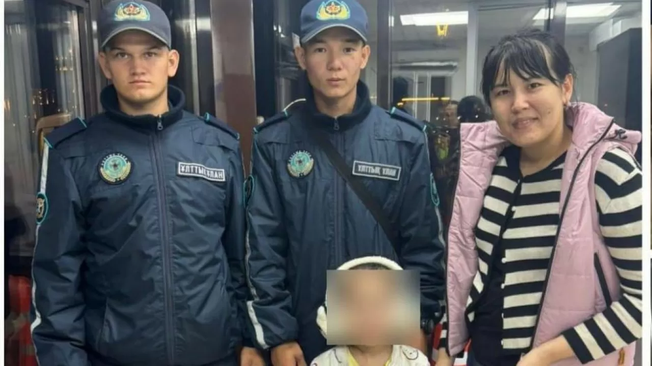 В Астане солдаты Нацгвардии спасли потерявшихся детей 