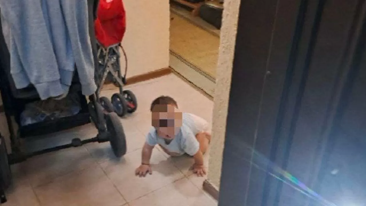 Годовалого малыша спасатели освободили в Атырау 