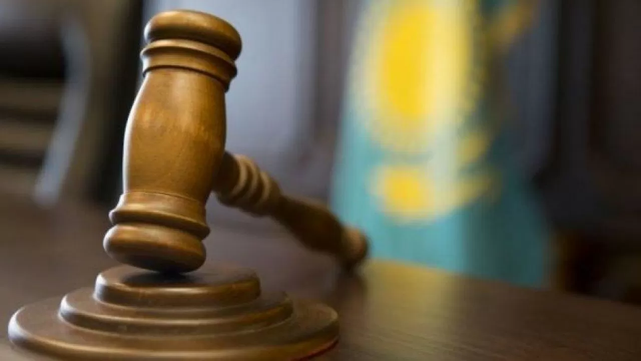 Атырауда 40 миллион теңге жымқырған алаяқ 6 жылға сотталды