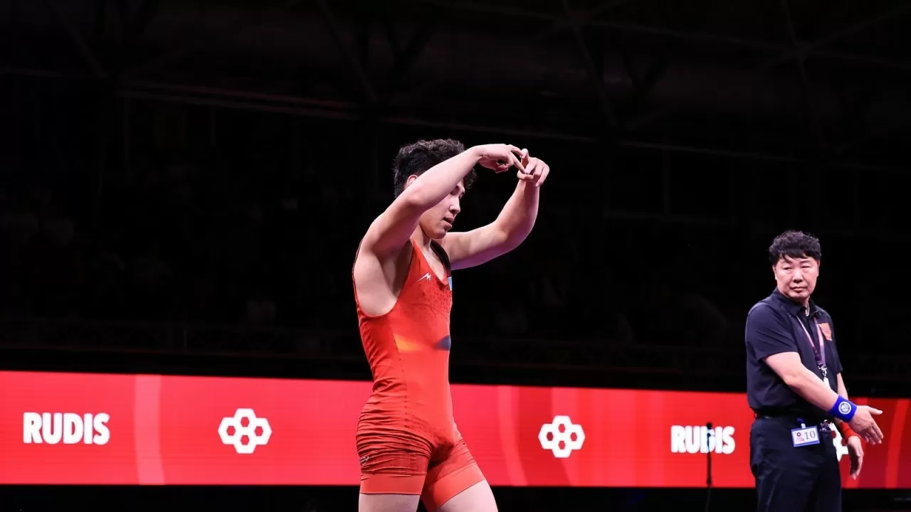 Казахстанский борец вышел в финал чемпионата мира U20