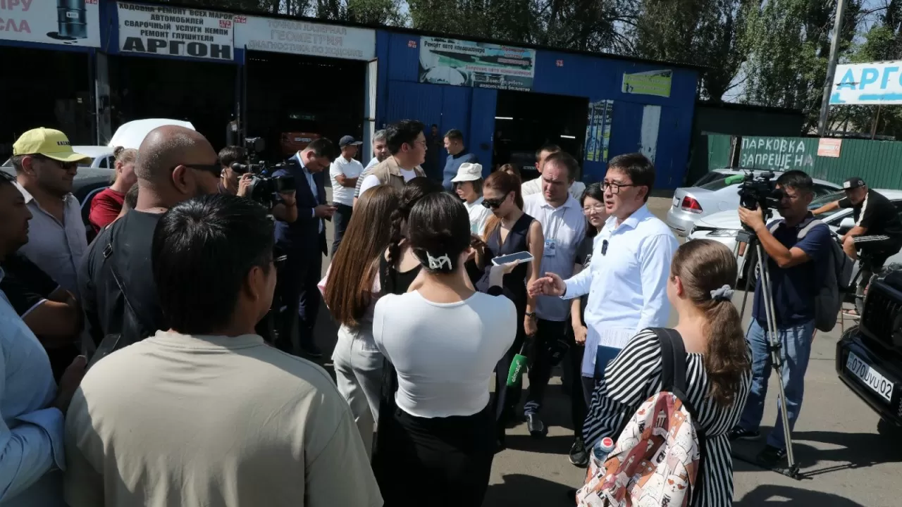 На территории рынка "Жібек Жолы" в Алматы снесут незаконные постройки