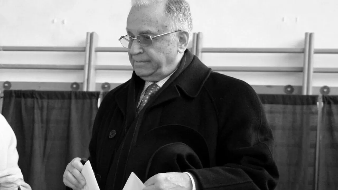 Умер экс-президент Румынии