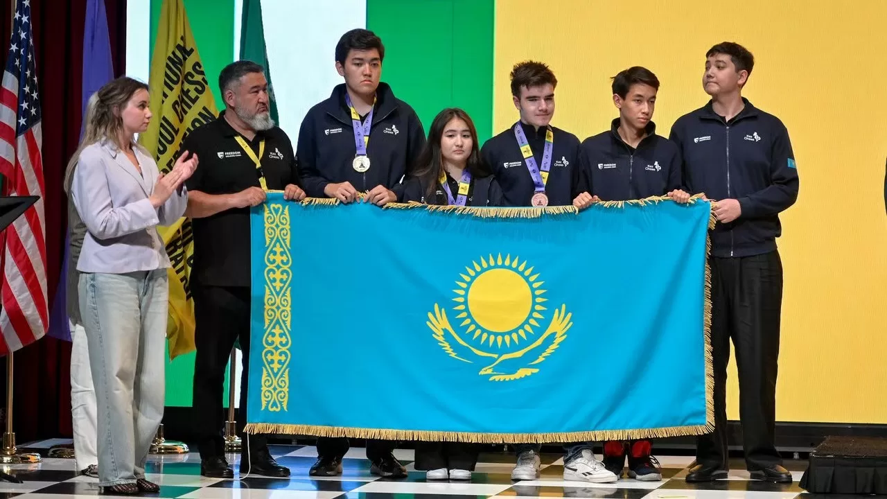 Қазақстандық шахматшылар әлем чемпионатының күміс жүлдегері атанды 