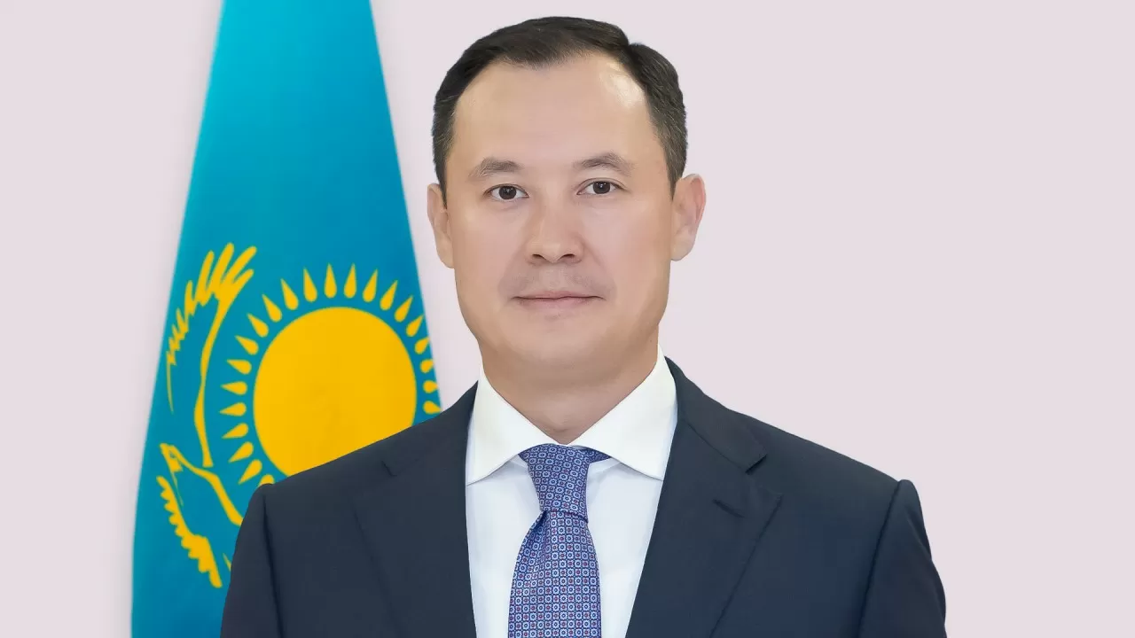 Рокировка: глава QazaqGaz и вице-министр энергетики поменялись должностями