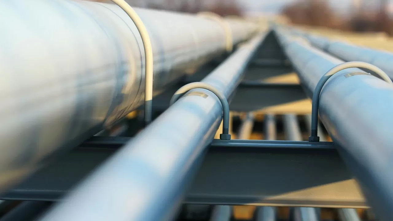  Казахстан обсуждает возобновление поставок нефти через Азербайджан