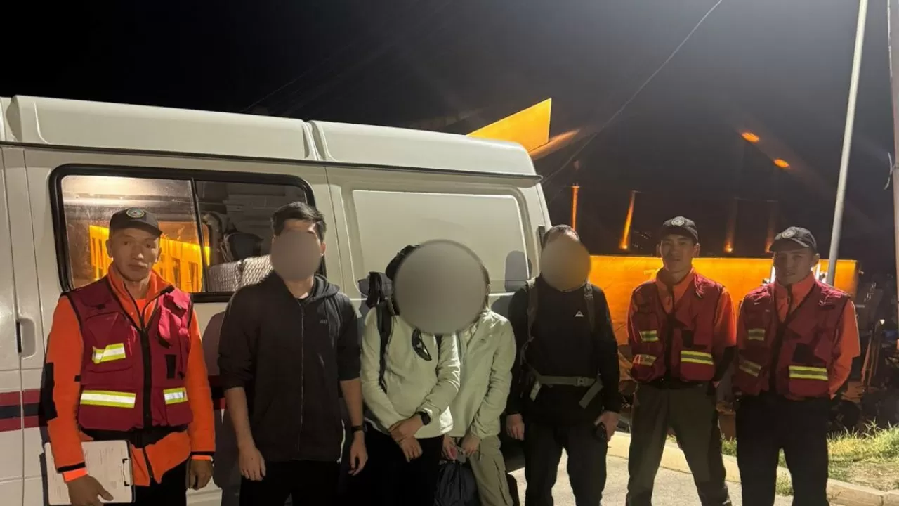 Алматыда тауда адасқан 4 адам құтқарылды