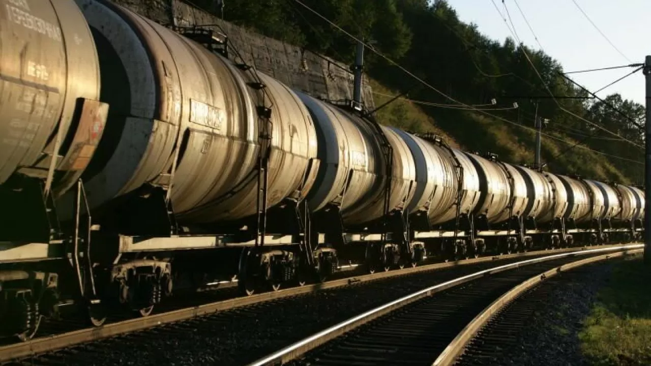 Казахстан нарастил закупку нефтепродуктов у России 