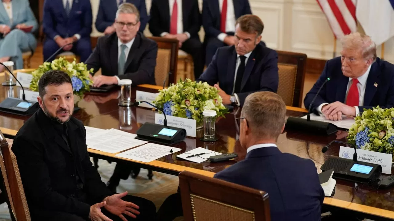 Трамп Зеленскийді Путинмен келіссөз жүргізуге көндірді