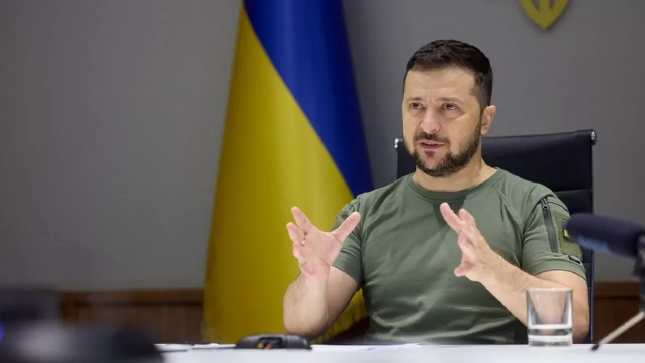 Зеленский заявил, что Украина не выйдет из Донбасса 