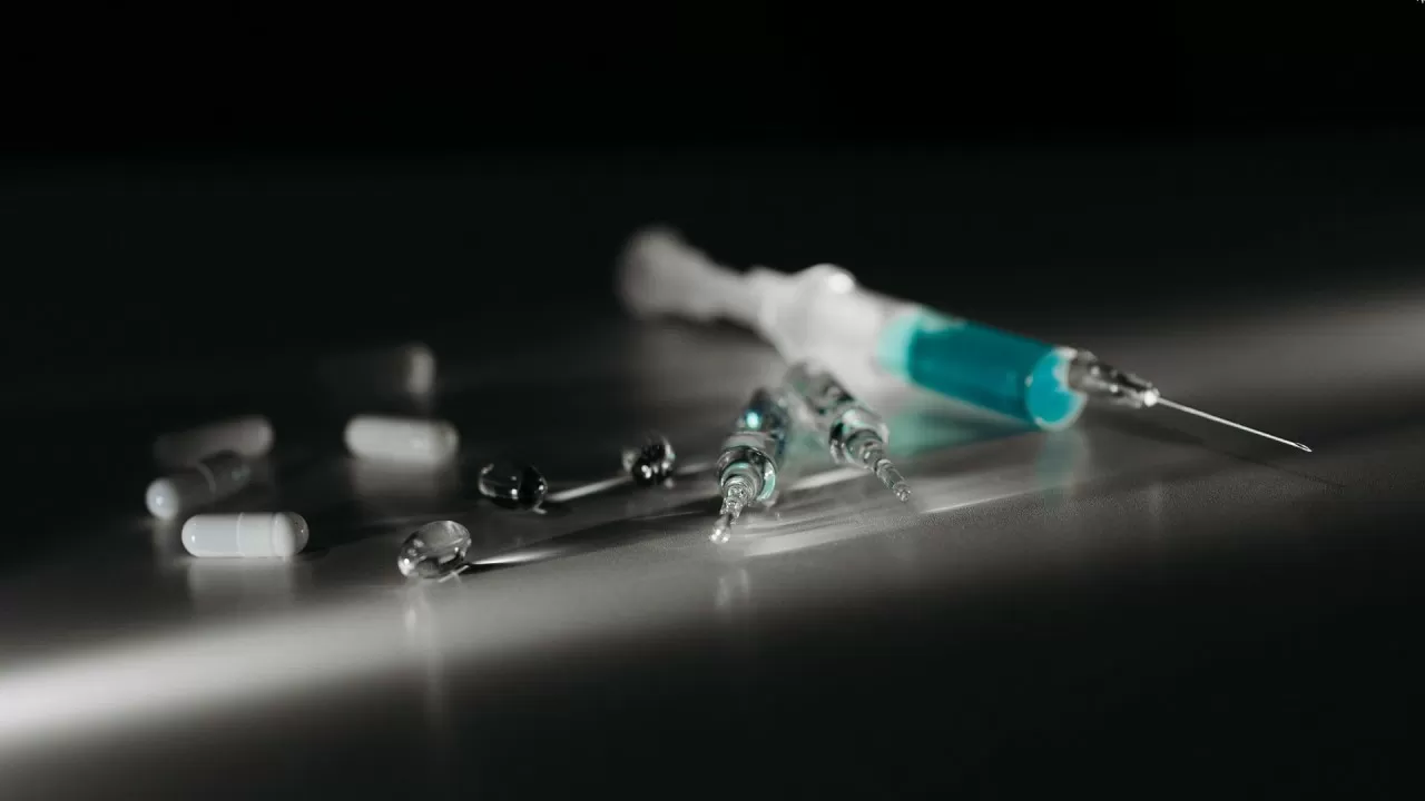 Әкесі мен баласы 200 келіге жуық есірткі затын заңсыз сақтап, тасымалдағаны және өткізгені үшін сотталды