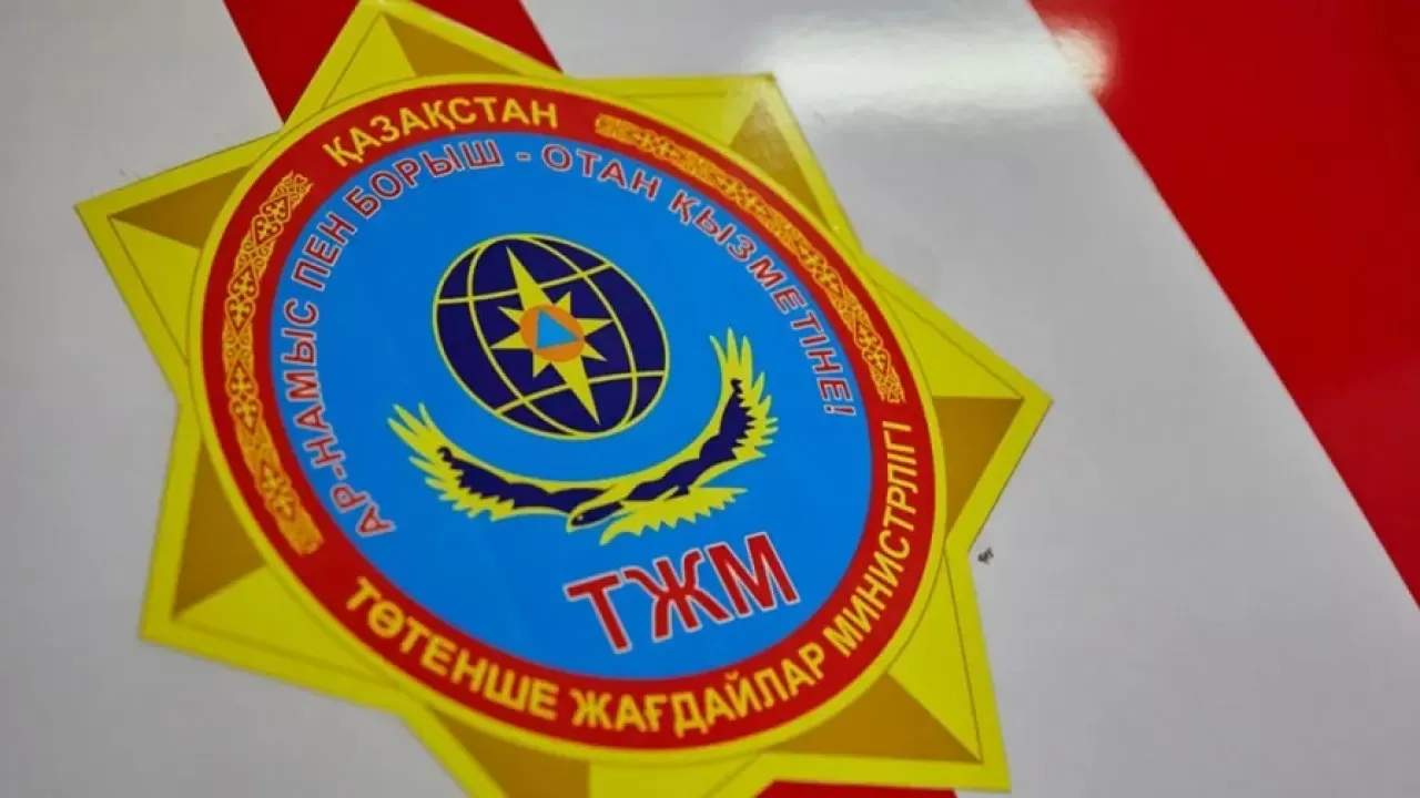 В Алматы с помощью дронов тушили пожар на барахолке 