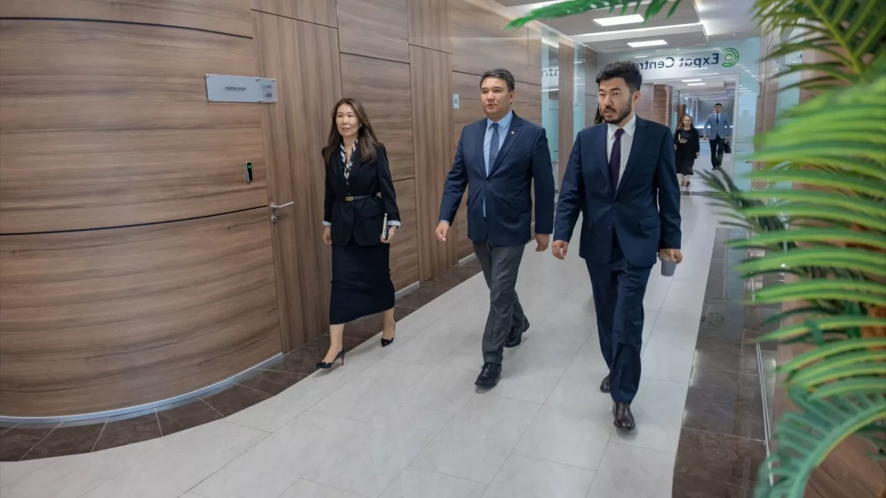 Investment Committee of the Ministry of Foreign Affairs of Kazakhstan and KAZAKH INVEST Expand Investor Support at AIFC Platform 