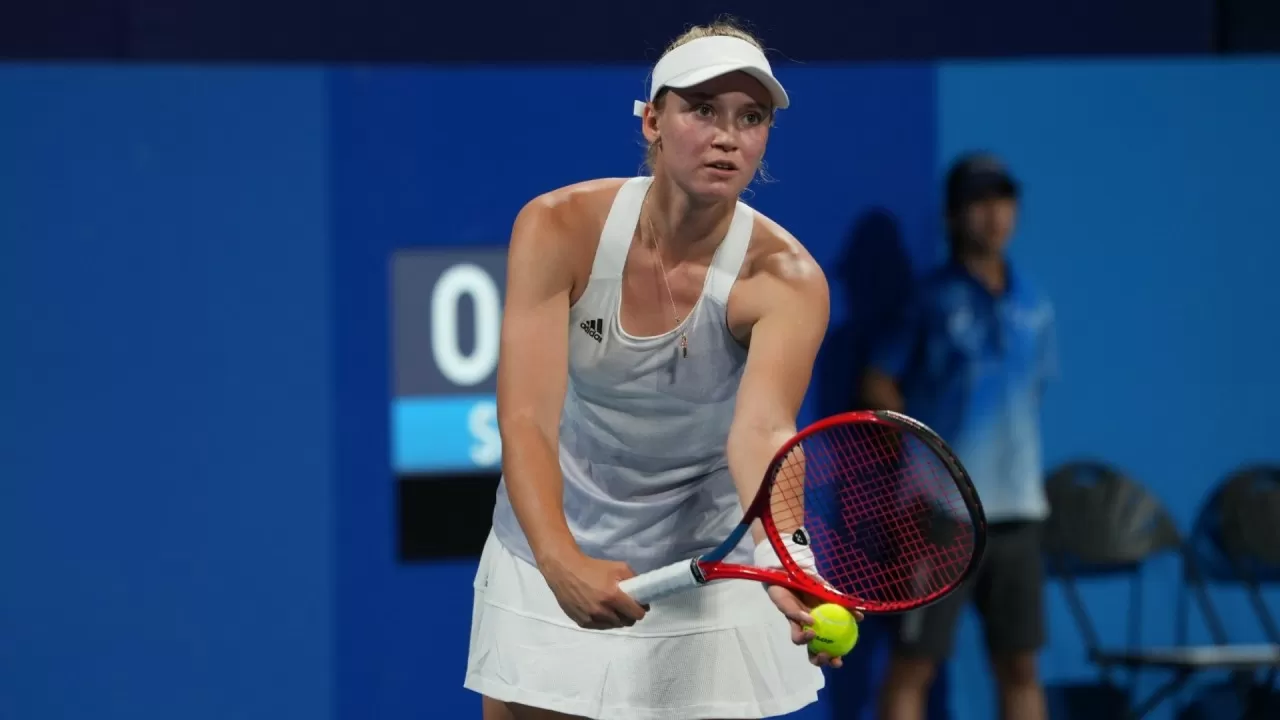 Елена Рыбакина вышла в четвертьфинал турнира WTA 1000