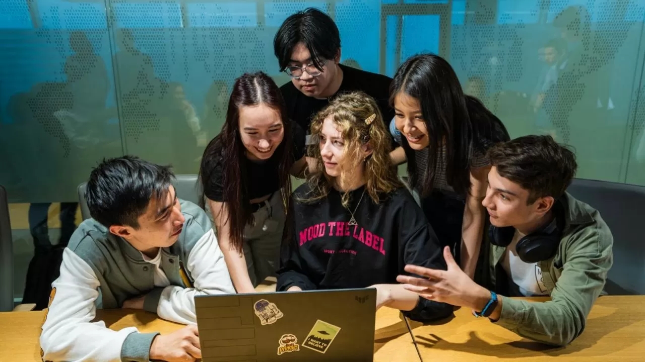 Хотите работать в IT-структуре госуправления? Astana IT University запустил новую программу  
