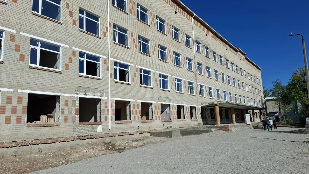 Некому лечить: в район Костанайской области не едут врачи 