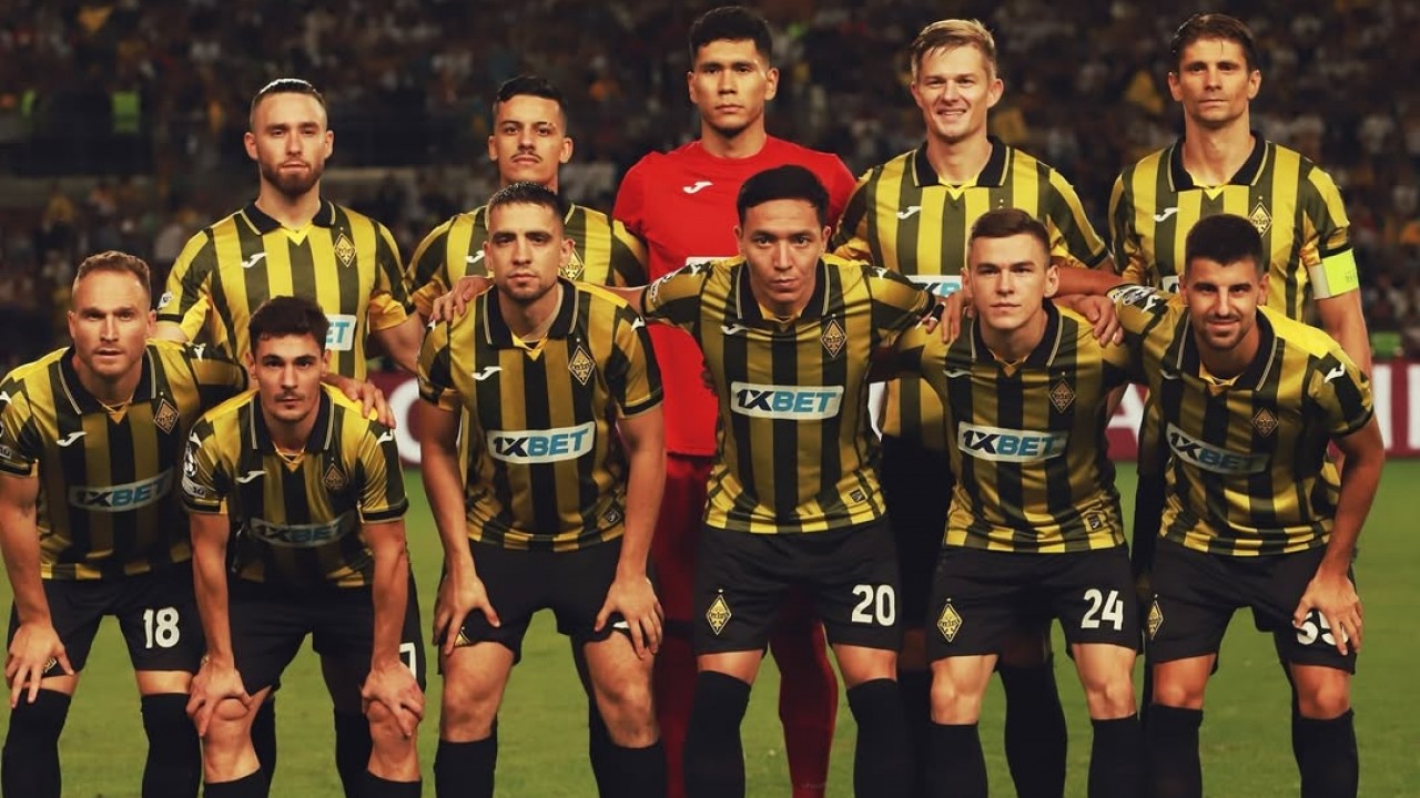 Қыздарға сиськи видеосын көрсетіңіз