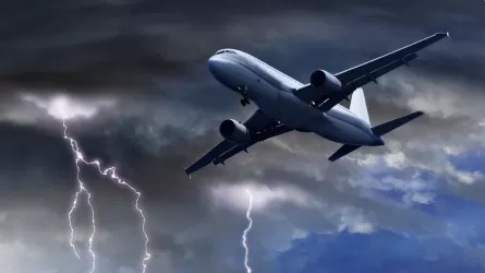 Жолаушылар ұшақта 29 сағат отыруға мәжбүр болды