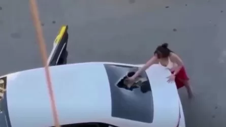 Шымкентте таксидің терезесін сындырған мұғалімге қатысты сот өтті