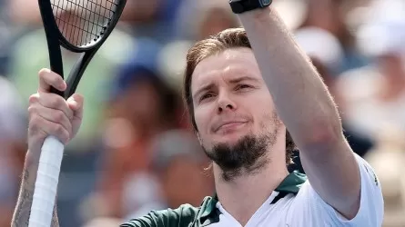 Александр Бублик АҚШ чемпионын жарыс жолынан шығарды 