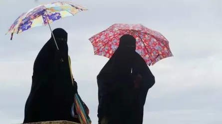 Запрет на никабы объясняют казахстанцам полицейские 