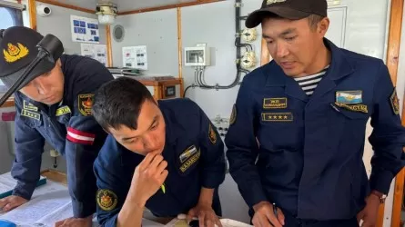 Моряки РК отработали штурманские навыки в Каспии 