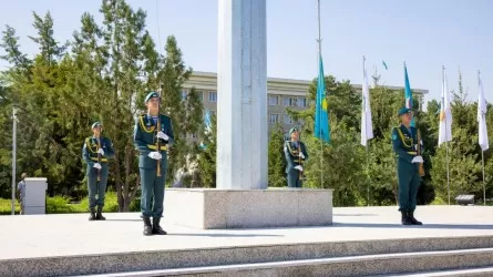 Қонаевта Конституцияның 30 жылдығына орай Мемлекеттік Ту 55 метрлік тұғырға көтерілді