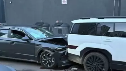 Астанада 7 жасар бала көлік айдап, жол апатына ұшырады